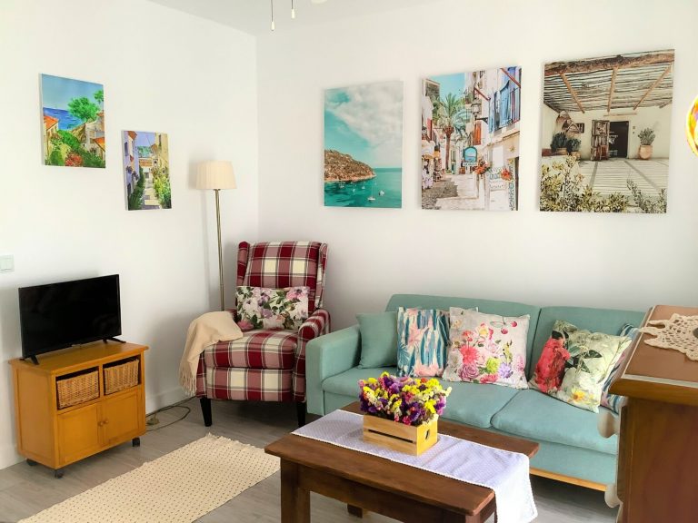 Armchair 1 edited1 768x576