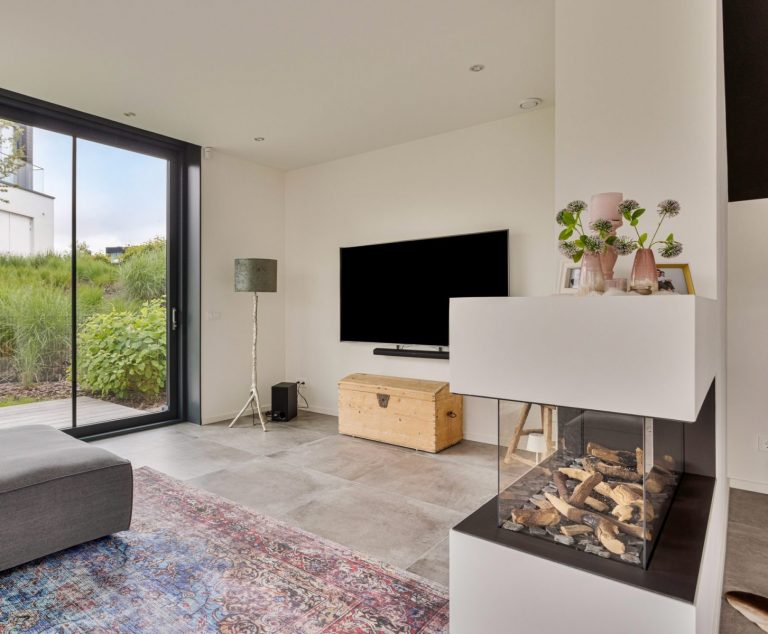 Alle Fotos 1 von 1 3 768x634