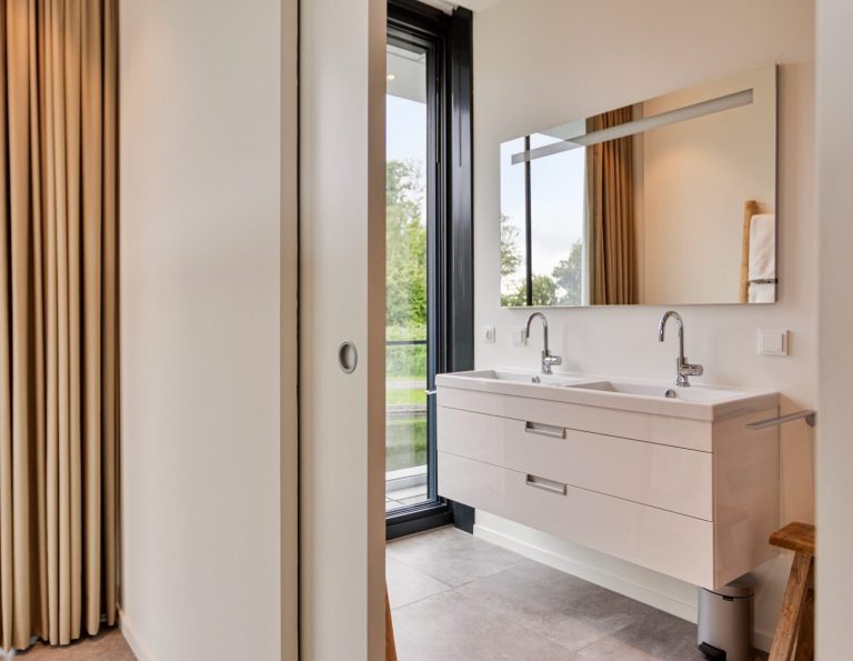 Alle Fotos 1 von 1 4 768x595