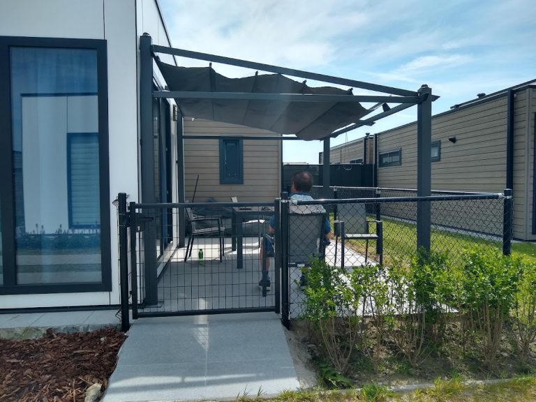Bungalow Bredene zonnewering en terras 768x576